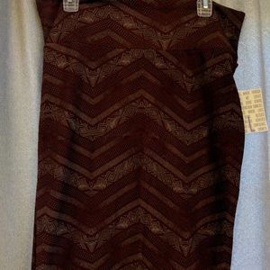 L NWT maroon and silver lularoe cassie